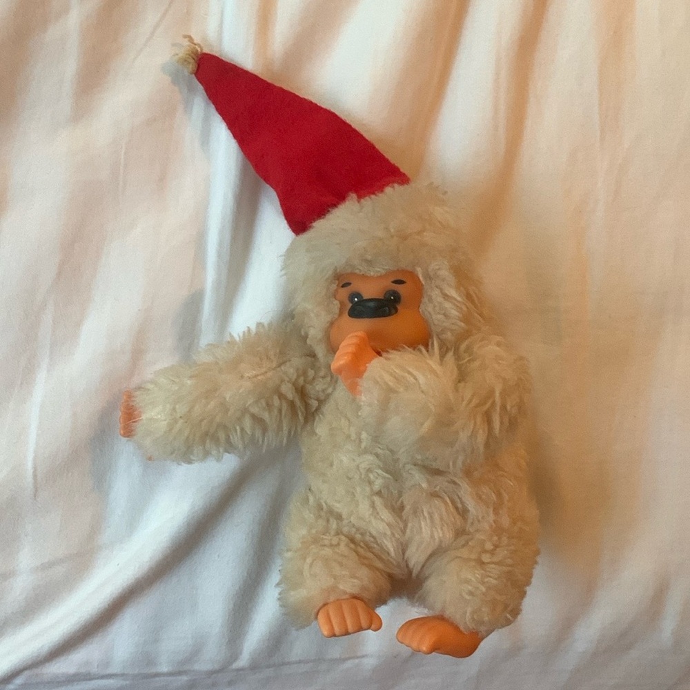 Vintage RUSS Berrie Conga Thumb Sucking Ape